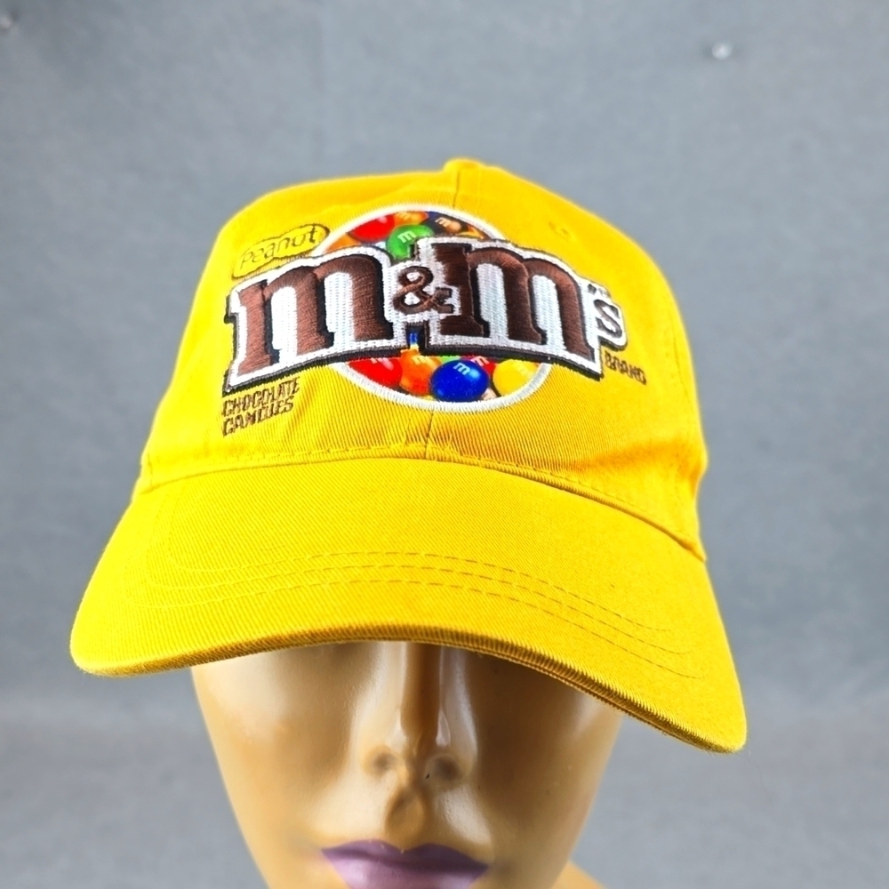 Vintage eminem hat/ cap yellow with antique brass clasp.In the back..